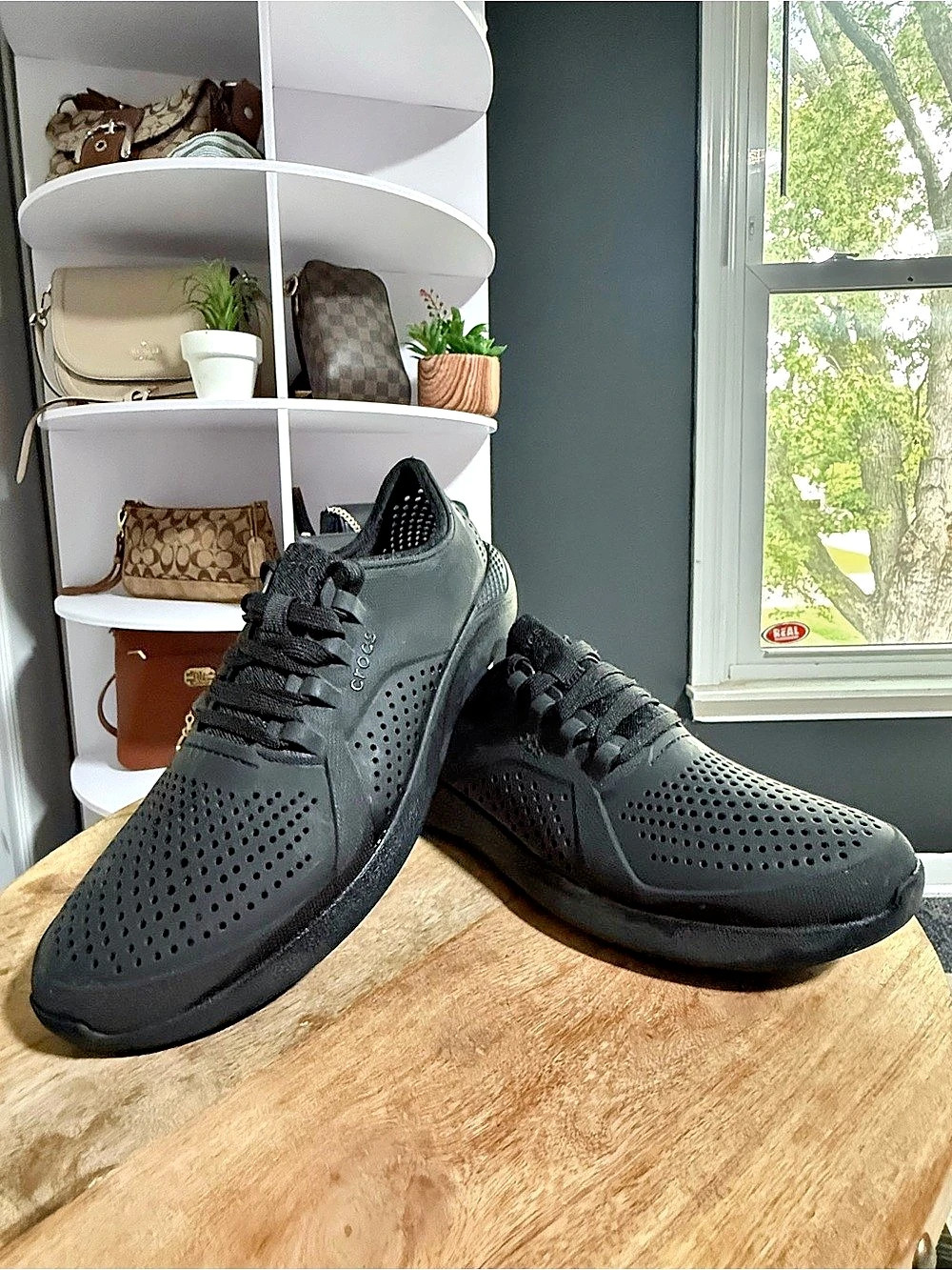 Crocs Croc 204967 Perforated Sneakers in Black US 10 Like New